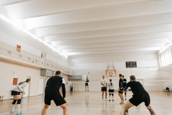 volleyball serve receive